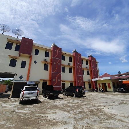 Oyo 3373 Favour Hotel Pagaralam Dış mekan fotoğraf