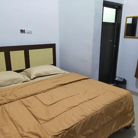 Oyo 3373 Favour Hotel Pagaralam Dış mekan fotoğraf