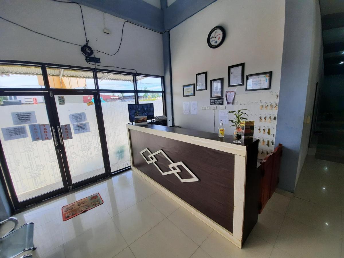 Oyo 3373 Favour Hotel Pagaralam Dış mekan fotoğraf