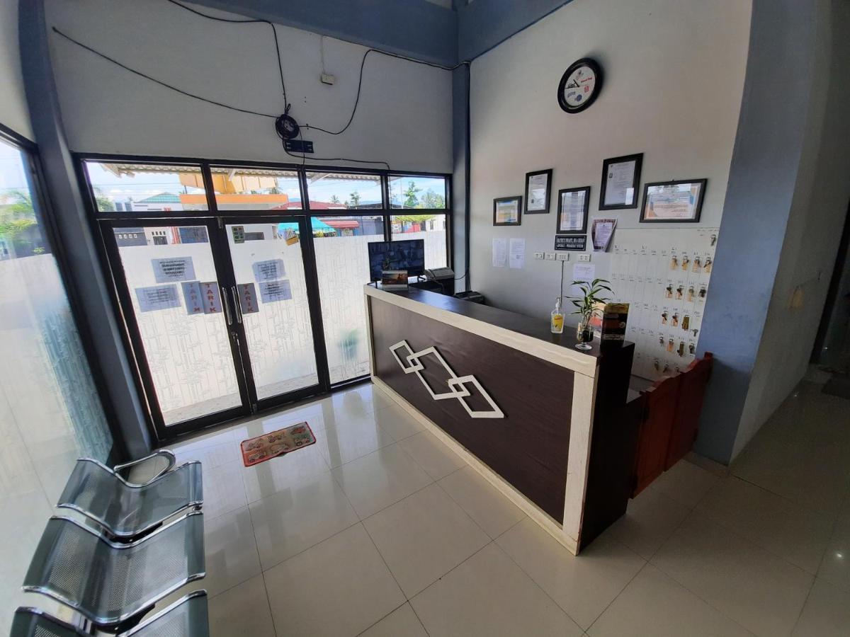 Oyo 3373 Favour Hotel Pagaralam Dış mekan fotoğraf